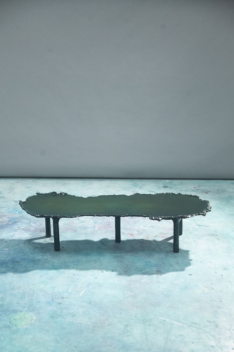 Arena A002, coffee table with five legs, by Maarten Alexander. Photo 1 of 12.