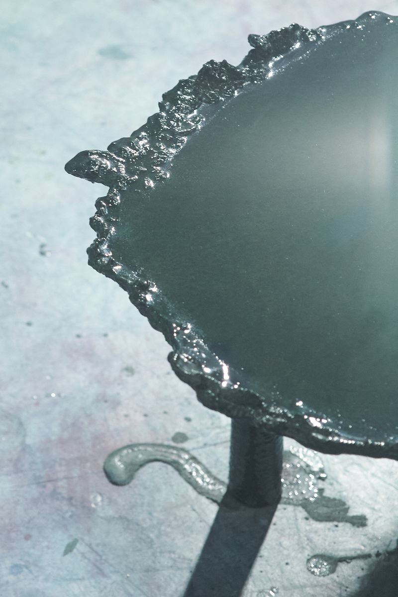 Arena A002, coffee table with five legs, by Maarten Alexander. Photo 8 of 12.