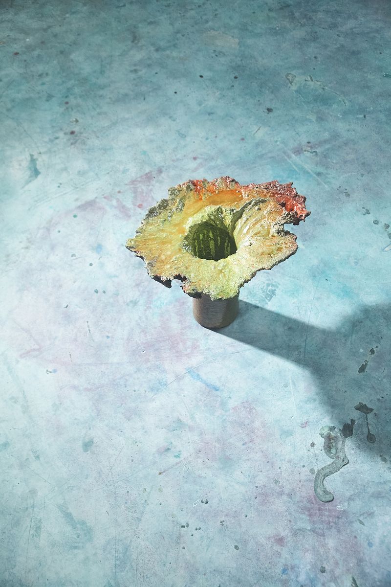 Arena A008, vase, by Maarten Alexander. Photo 3 of 11.